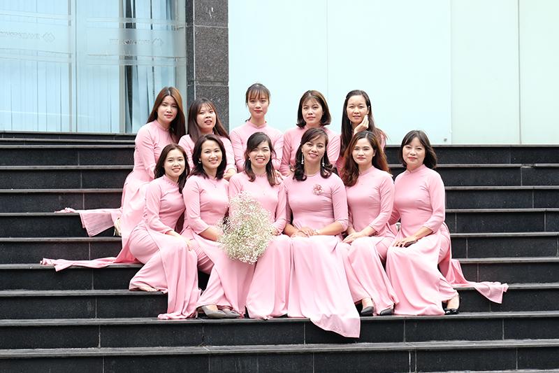 hyperlogy tung bung to chuc le khai truong van phong moi