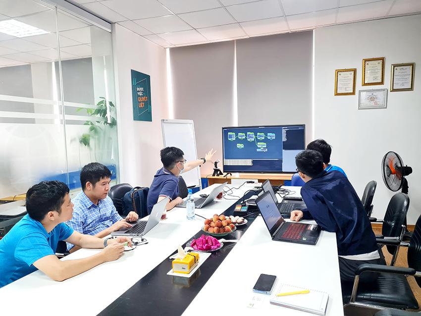 Mr GuangHui Chong NVIDIA Developer Relations Manager shares expertise with Hyperlogy's AI engineering team