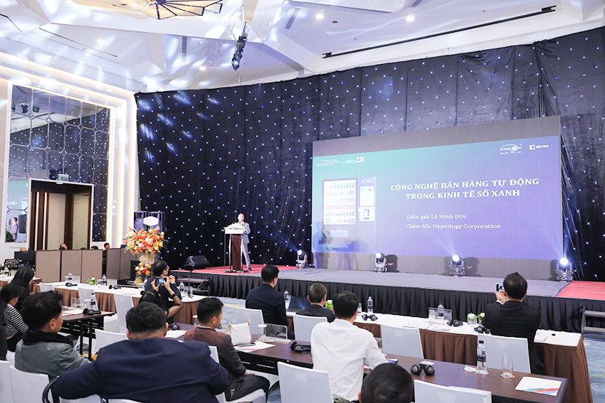Giám đốc công ty Hyperlogy, ông Lê Minh Đức tham luận tại hội thảo sự kiện “Internet Day 2022”