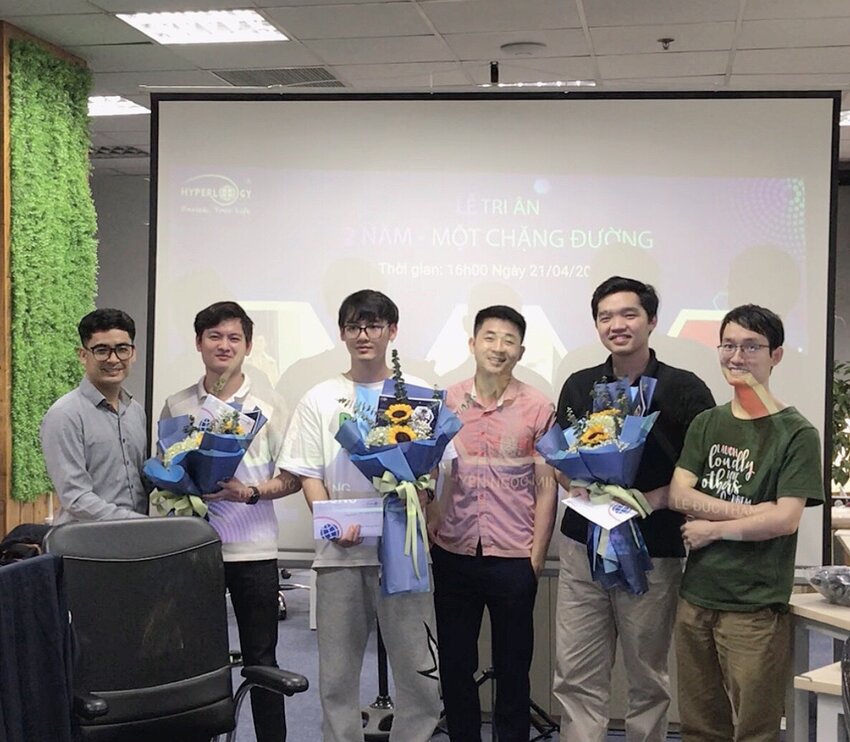 Hyper gửi lời cảm ơn và chúc mừng các thành viên đã đạt mốc 2 năm làm việc từ sau thời gian thực tập lên nhân viên chính thức.