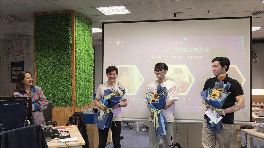 Hyperlogyers chia sẻ về những kỉ niệm và thành tích trong quá trình làm việc từ thực tập lên nhân viên chính thức Hyperlogy ers chia sẻ về những kỉ niệm và thành tích trong quá trình làm việc từ thực tập lên nhân viên chính thức
