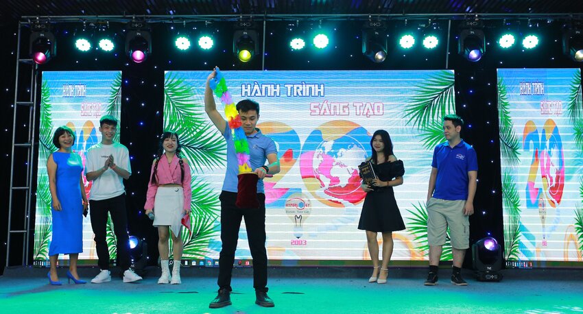 Tiết mục ảo thuật siêu hấp dẫn và cuốn hút.