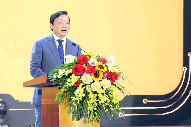 Phó Thủ tướng Chính phủ Trần Hồng Hà phát biểu tại Diễn đàn quốc gia về Phát triển doanh nghiệp công nghệ số Việt Nam lần thứ V