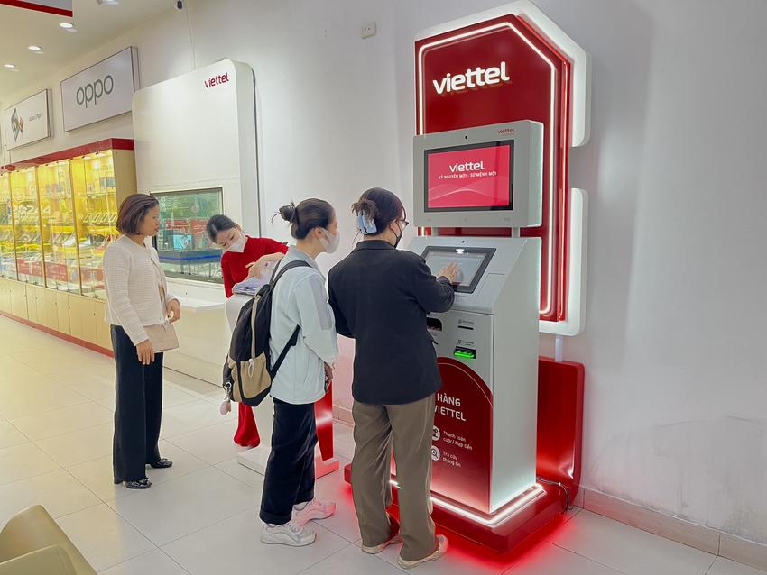 Smart Telco Kiosk do Hyperlogy phát triển giúp Viettel Telecom thu hút nhóm khách hàng trẻ tuổi