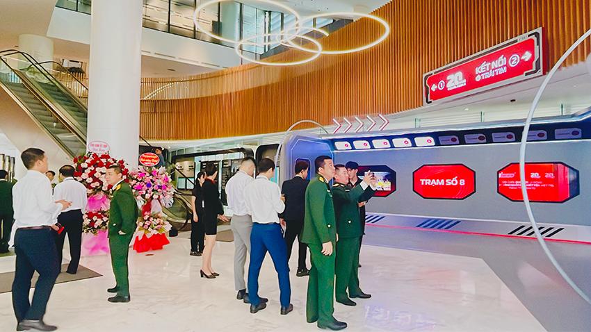 Khách tham gia tại sự kiện Viettel khai trương 5G và kỷ niệm 20 năm kinh doanh dịch vụ viễn thông