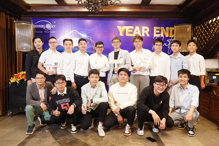 Nam nhân Hyper với khẩu hiệu "Còn thở là còn Code", tất cả đều sẵn sàng hướng tới tương lai đầy hứa hẹn