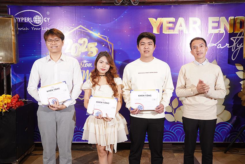 Với tinh thần làm việc hết mình, các bạn đã tạo nên những giá trị tuyệt vời cho công ty. Chúc mừng các nhân viên xuất sắc!