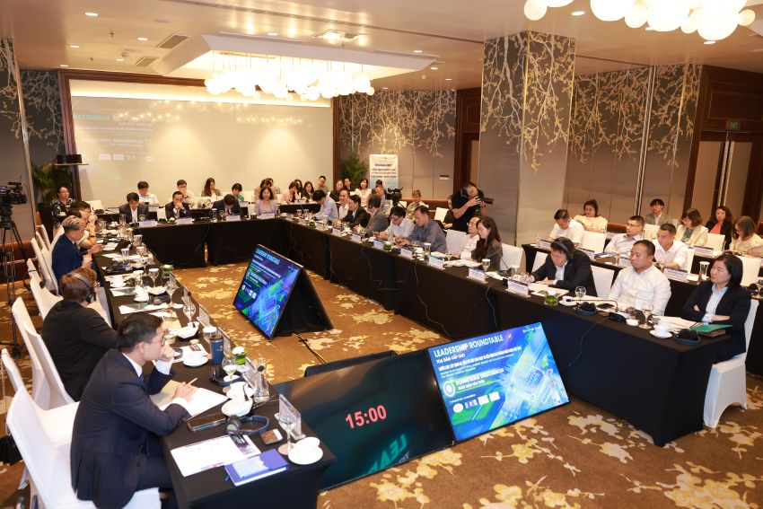 Hơn 60 lãnh đạo ngành tài chính – ngân hàng tham dự Tọa đàm lãnh đạo ngân hàng cấp cao 2025 tại Hà Nội