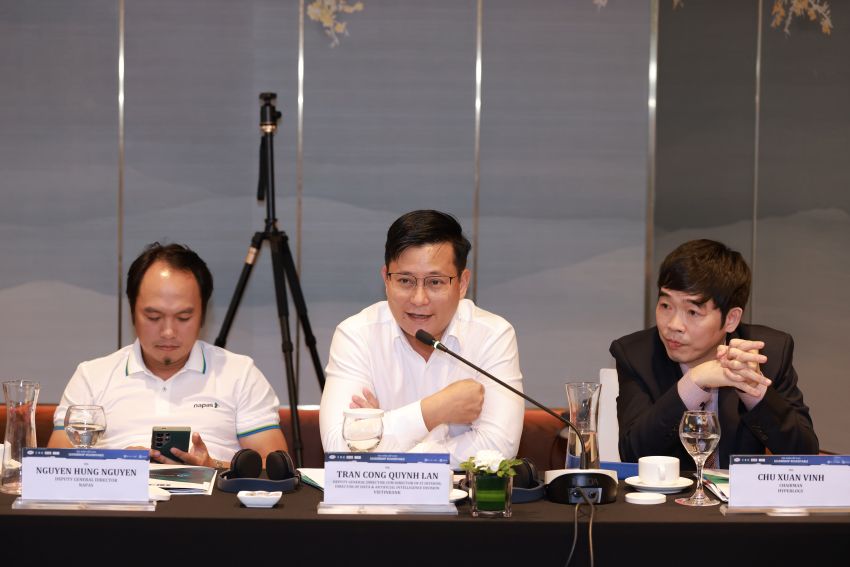 Ông Trần Công Quỳnh Lân – Phó TGĐ, Giám đốc Khối CNTT, Giám đốc Khối Dữ liệu & Trí tuệ nhân tạo VietinBank chia sẻ góc nhìn về các yếu tố cần thiết để xây dựng kiến trúc dữ liệu hiệu quả tại Tọa đàm cấp cao 2025