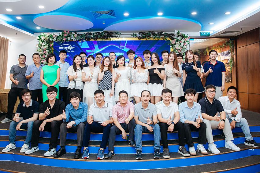 Tập thể Hyperlogy khép lại quý I/2025 với thật nhiều nụ cười và tinh thần sẵn sàng bứt phá