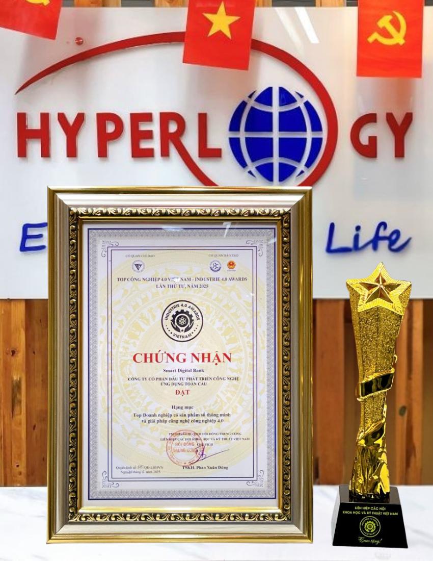Smart Digital Bank của Hyperlogy được vinh danh Top Công nghiệp 4.0 Việt Nam 2025 trong lĩnh vực ngân hàng số