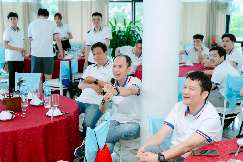 Ban giám khảo "cân não" khi đánh giá các phần thể hiện của 3 đội