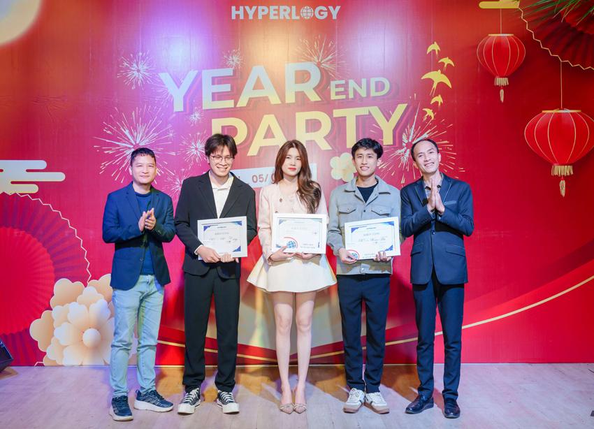 Và cuối cùng giải thưởng cho nhân viên xuất sắc năm đã tìm thấy chủ nhân xứng đáng