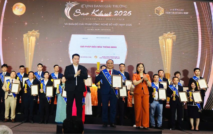 Tại lễ trao giải Sao Khuê 2026, giải pháp Biểu mẫu thông minh – Agribank SmartForm đã được vinh danh Giải pháp số xuất sắc trong lĩnh vực BPO & Số hóa dữ liệu và Công nghệ tài chính